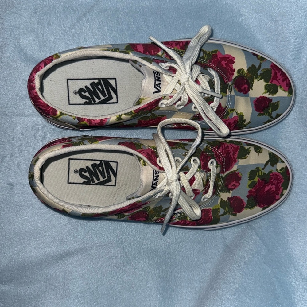 Brand New! Women’s Floral Vans Sneakers